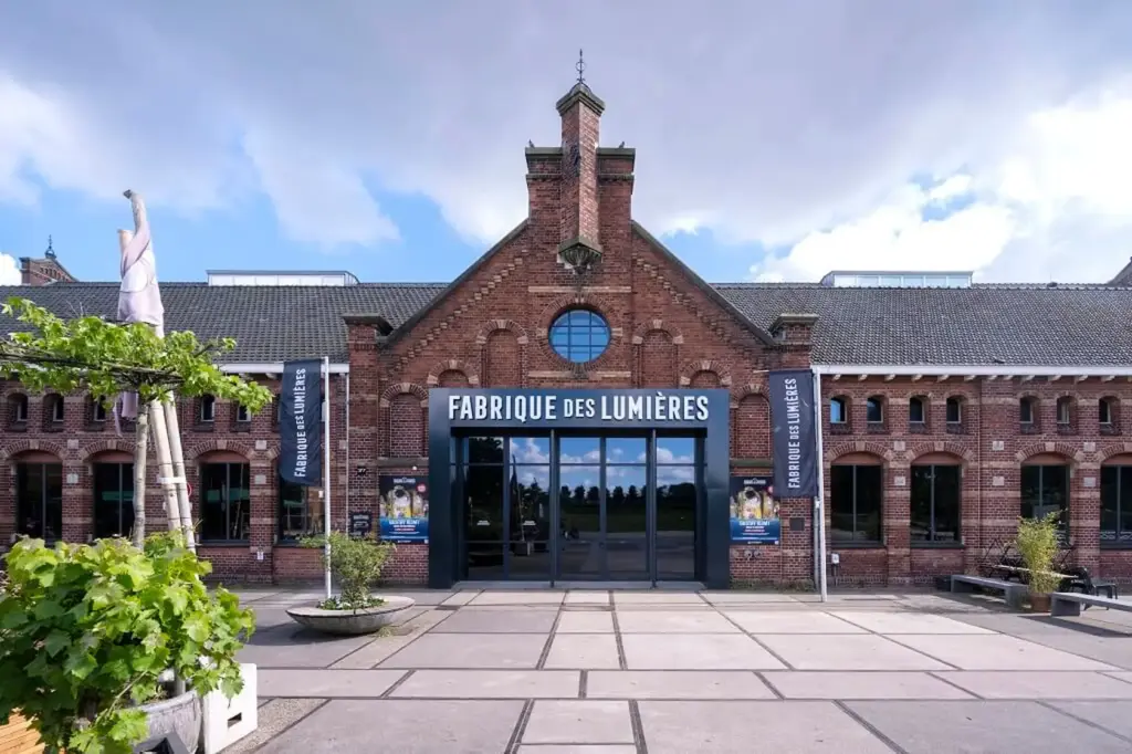 Immersive art installation at Fabrique des Lumières in Amsterdam