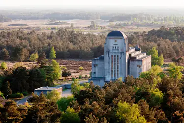 Echoes from the Tower: A Veluwe Journey Starting at Radio Kootwijk 📻